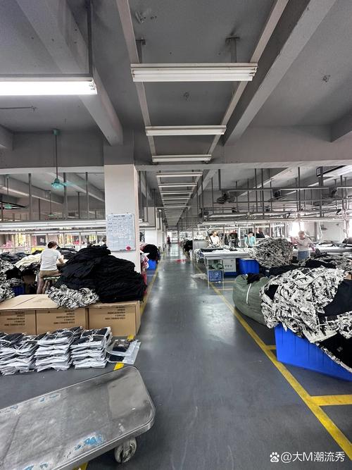 服裝工廠實拍 從源頭起訂，100件起輕松開啟服裝零售